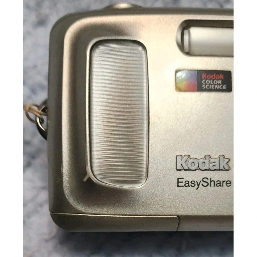 Kodak EasyShare CX7330 Point & Shoot Digital Camera Silver 3.1MP 3x Parts Only